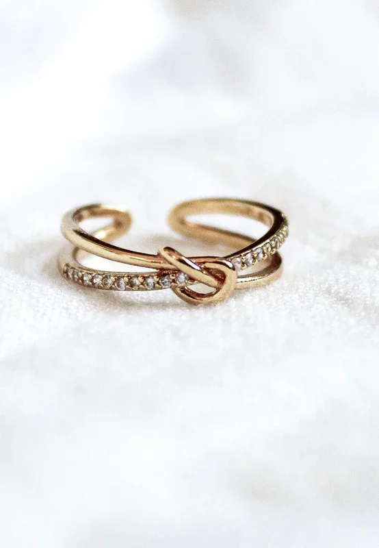 Knotty Ring