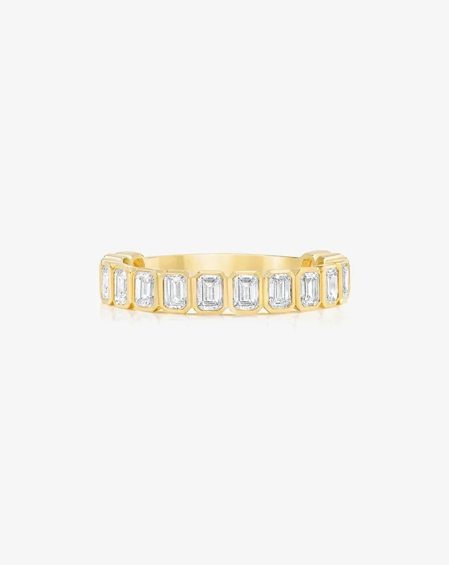 Lab Diamond Emerald Bezel Band