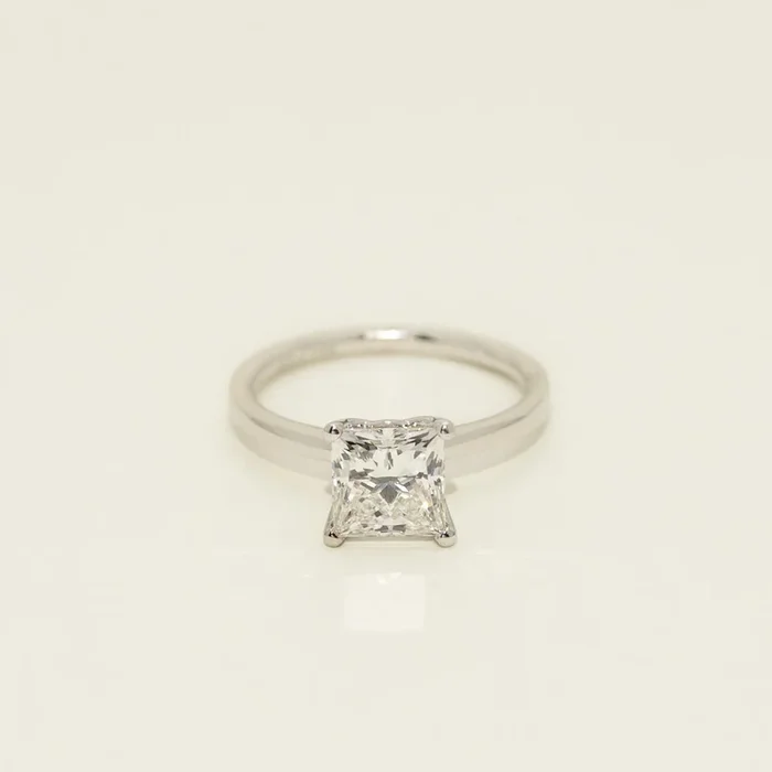 Lab Grown Princess Cut Diamond Solitaire Engagement Ring in 14kt White Gold (2ct)