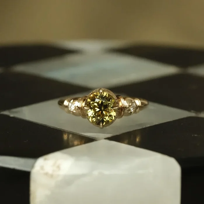 LIONNA ✦ Mali Garnet