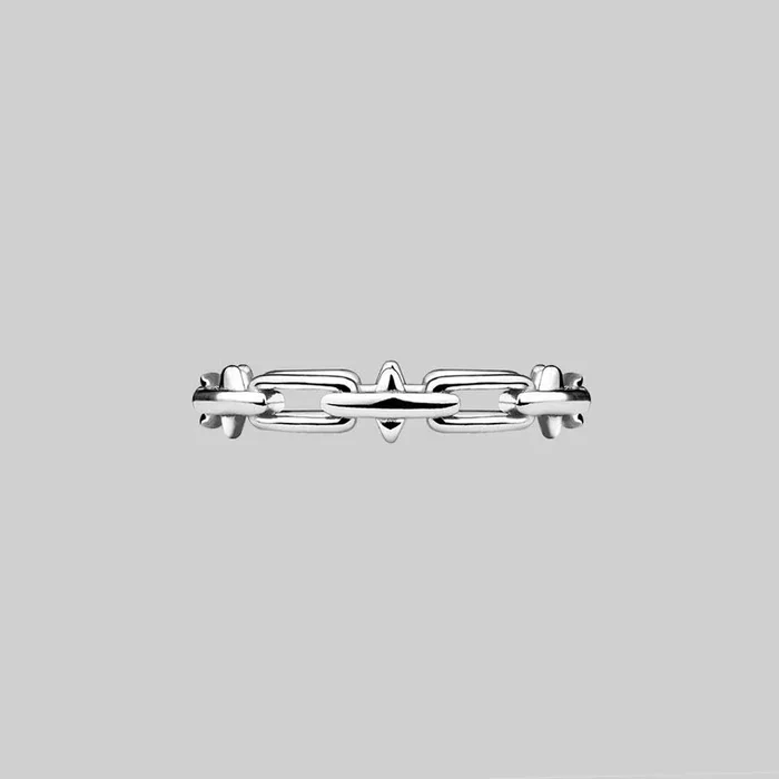 LUCIA. Spiked Chain Ring – Silver