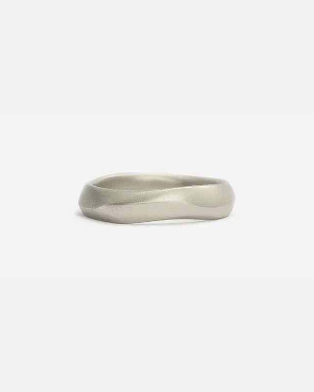 Medium Pebble Band