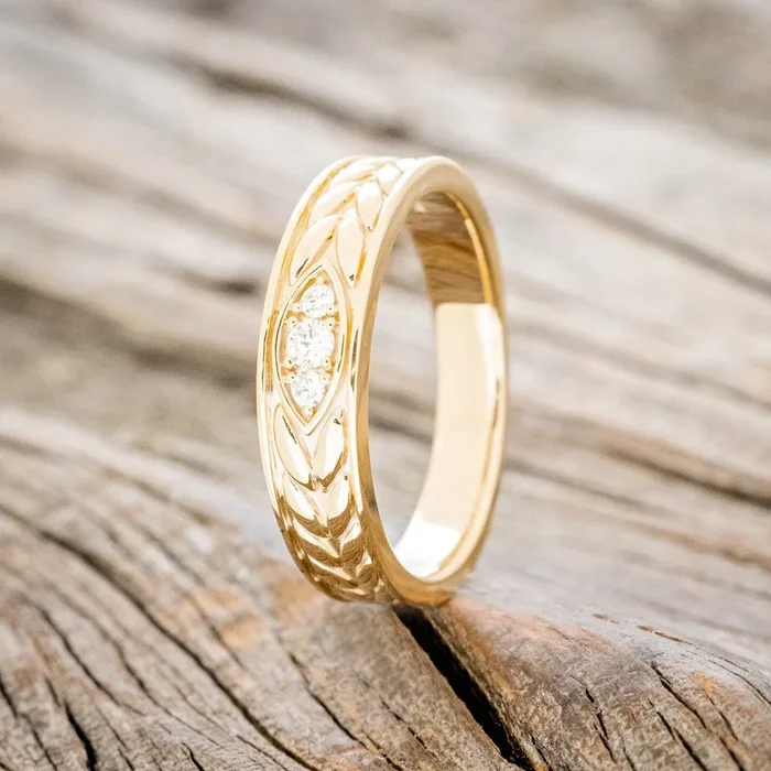 MEN’S ENGAGEMENT RING WITH DIAMOND ACCENTS AND LEAF DETAIL