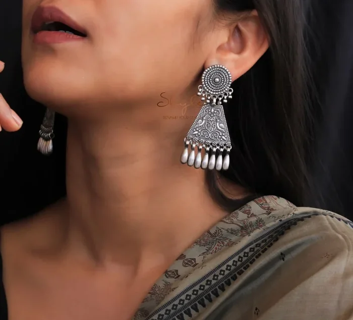 Mizoya Daana Detailed Motif Peacock Intricate Earrings