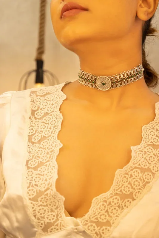 Mizoya Flower Motif Green Jadau Choker