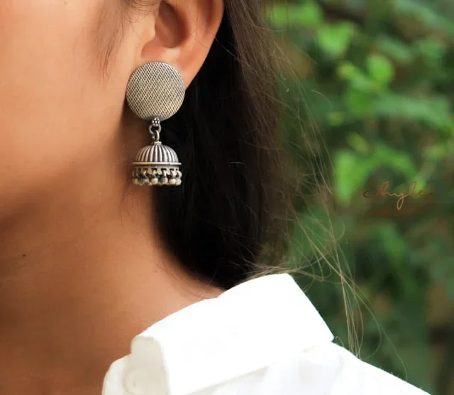 Mizoya Textured Motif Embossed Jhumki