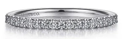 Montreal – 14K White Gold Shared Prong Diamond Wedding Band – 0.23 ct
