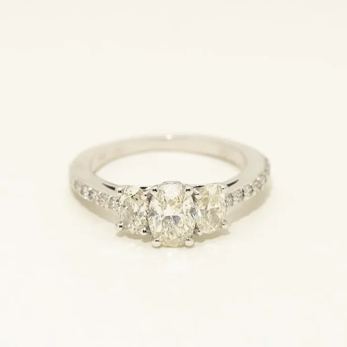 Oval Diamond Three Stone Engagement Ring in 14kt White Gold (1 1/2ct tw)