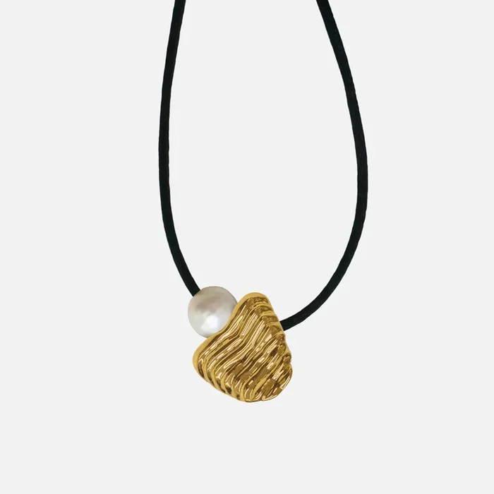Pearl Formation Pendant
