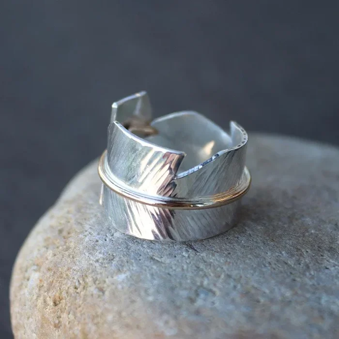 Peter James Large Feather Ring in Two Tone – Size 9