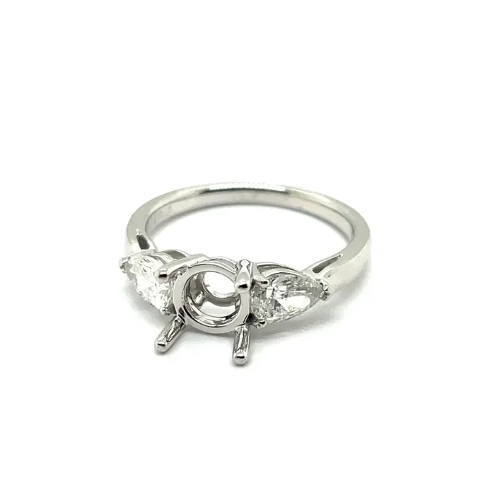 Platinum 0.74Ctw Pear Shape Diamond Mountingt