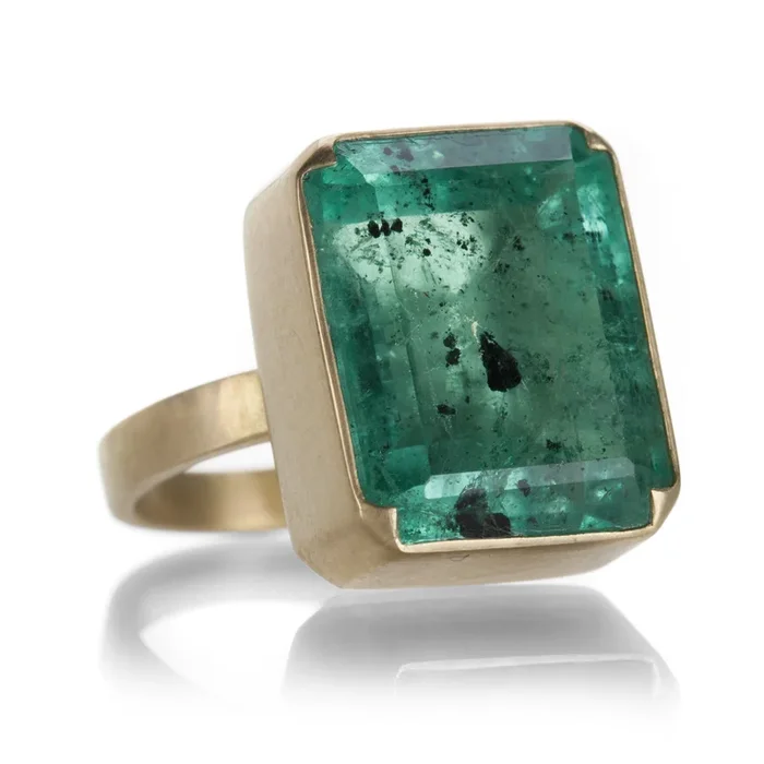 Polonga Colombian Emerald Ring