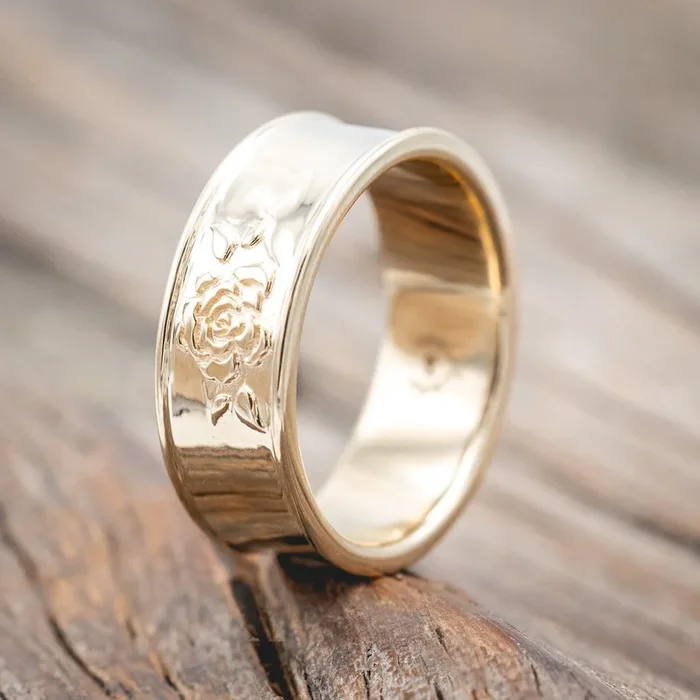ROSE EMBOSSED WEDDING BAND