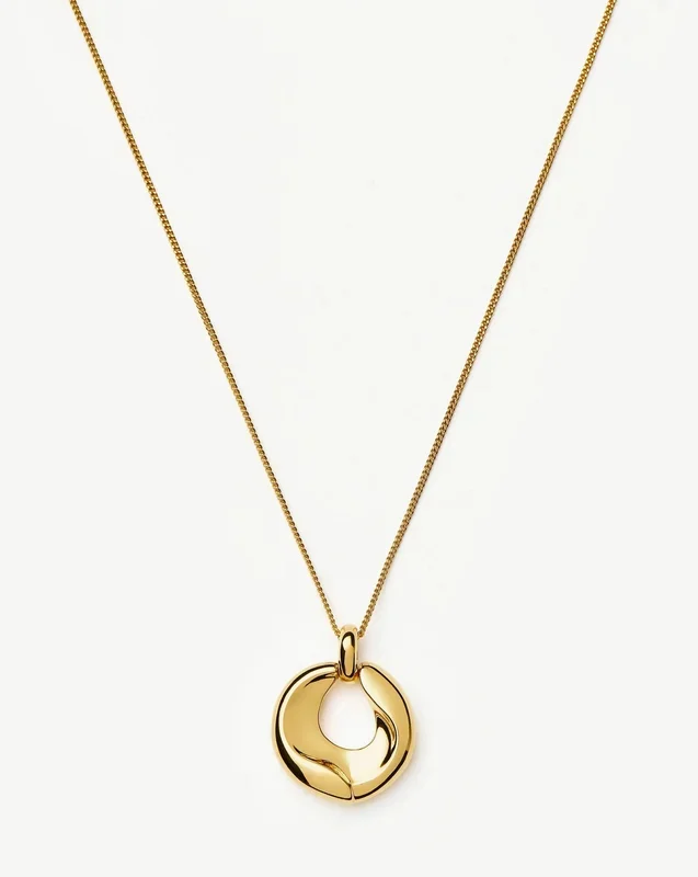 Sculptural Ridge Molten Pendant Necklace | 18k Gold Plated