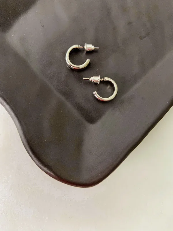 Small 5 Silver Singles Earring
