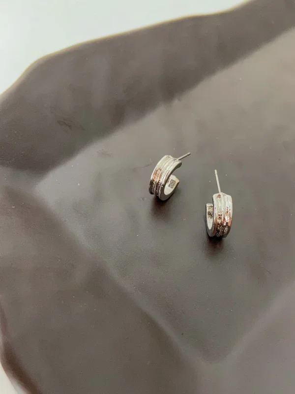 Small 6 Silver Singles Earring