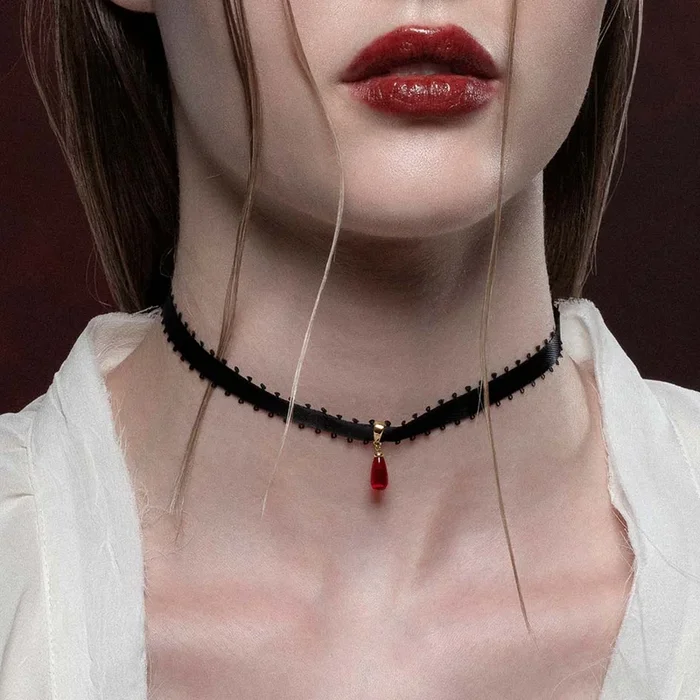 SORROW. Red Glass Droplet Ribbon Choker – Gold
