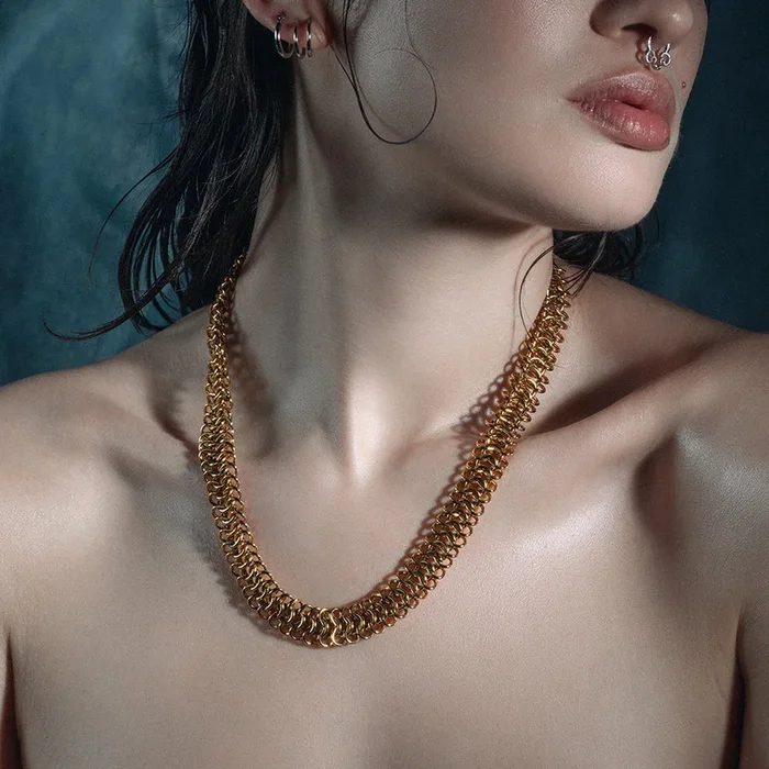 SPINOUS. Chunky Woven Link Chain – Gold