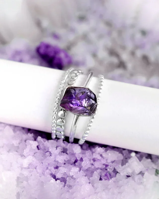 Stapelring-Set aus rohem Amethyst und Silber