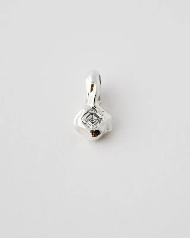 SWELL PENDANT