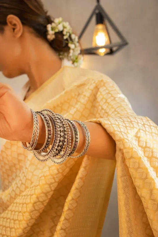 Tattva Classic Festive Bangle Set