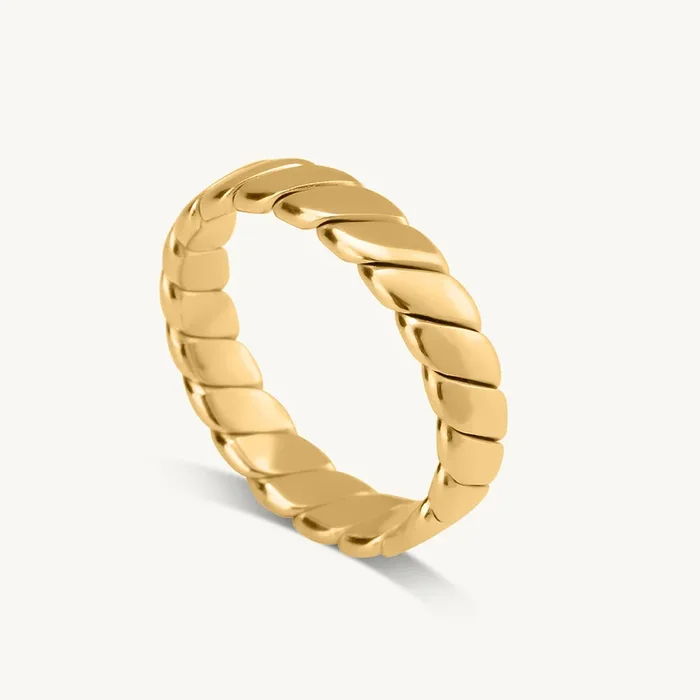 Twisted Branch Ring