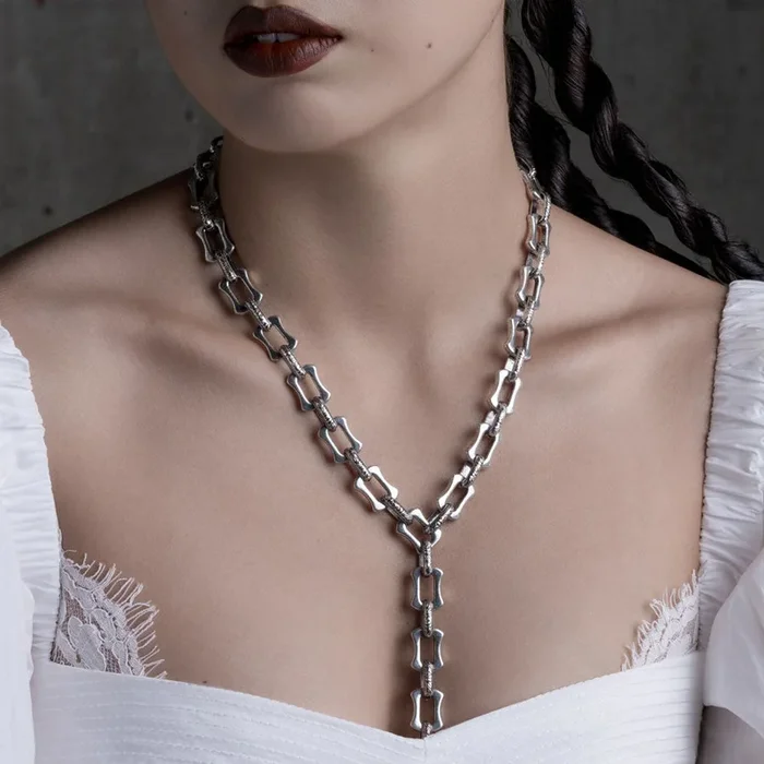 VANQUISH. Chunky Lariat Chain – Silver