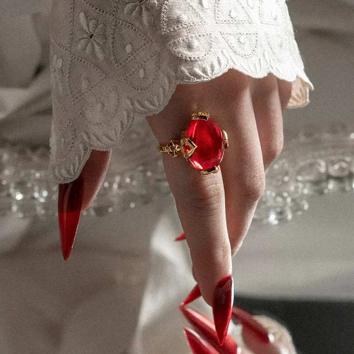 VEIN. Vampesque Gothic Red Glass Ring – Gold