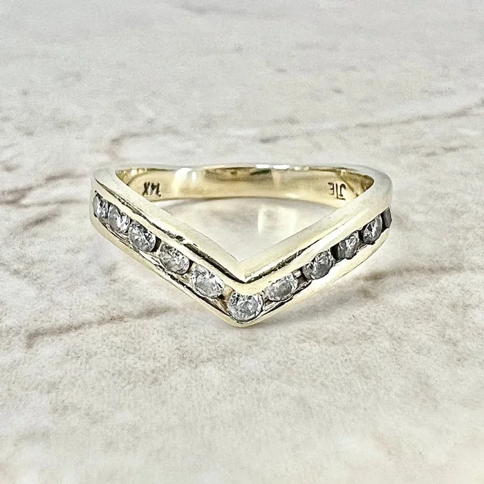 Vintage 14 Karat Yellow Gold 0.45 Carat Diamond Chevron Band Ring