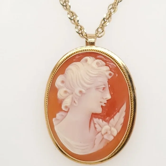 Vintage 14kt yellow gold cameo pendant and brooch