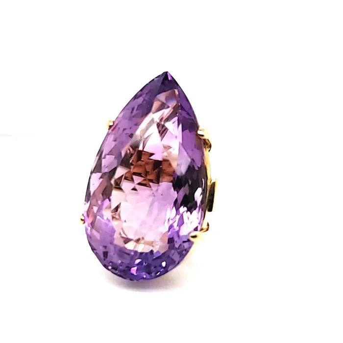 Vintage Large 18kt Yellow Gold Amethyst Ring