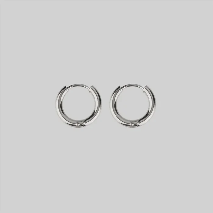 VITA. Hinge Huggie Hoop Earrings – Silver