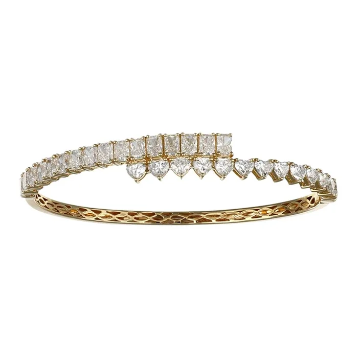 White Diamond Bangle (White Diamond 2.5 cts. White Diamond 3.95 cts.)