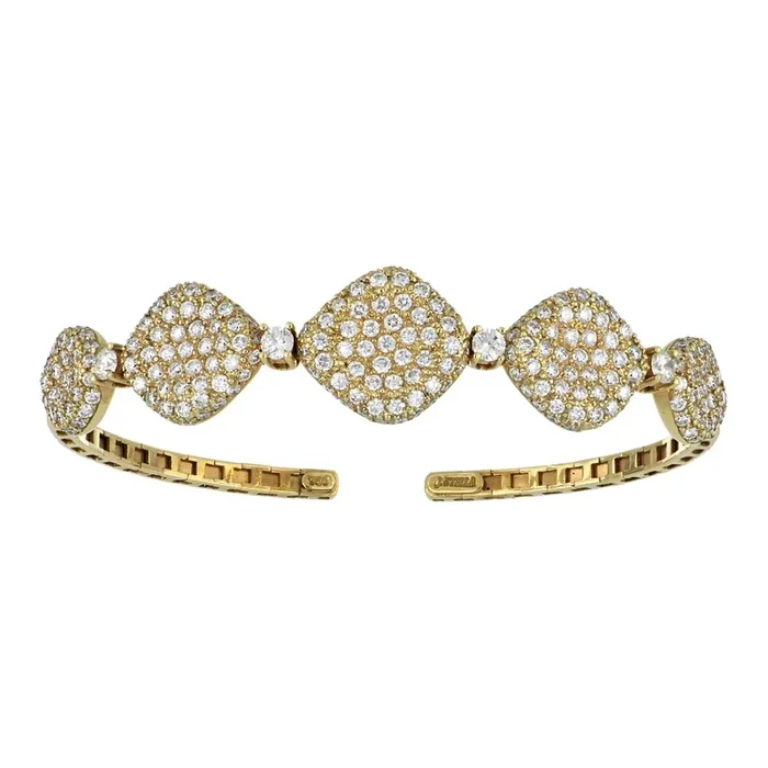 White Diamond Bangle (White Diamond 4.59 cts.)
