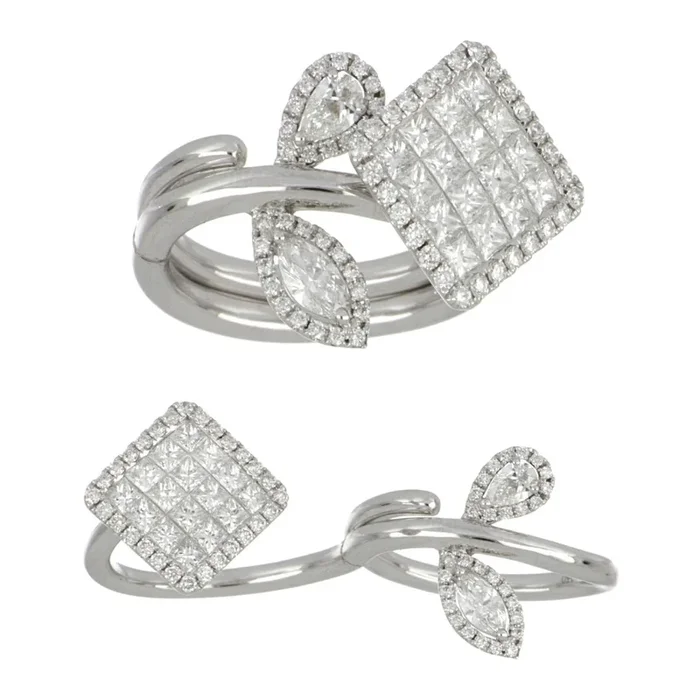 White Diamond Ring(White Diamond 0.95 cts. White Diamond 0.13 cts. White Diamond 0.56 cts.)