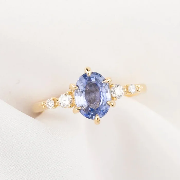 【一点物】エステルリュックスリング ・1.29ct・加熱スリランカ産ブルーサファイア・K14YG
