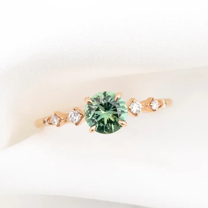 【一点物】セレステリング ・0.85ct・加熱モンタナ産ライトグリーンサファイア・K14RG